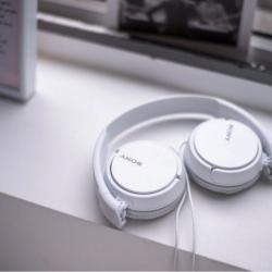 Auscultadores Sony MDRZX110APW | com microfone | Jack 3.5 | Branco